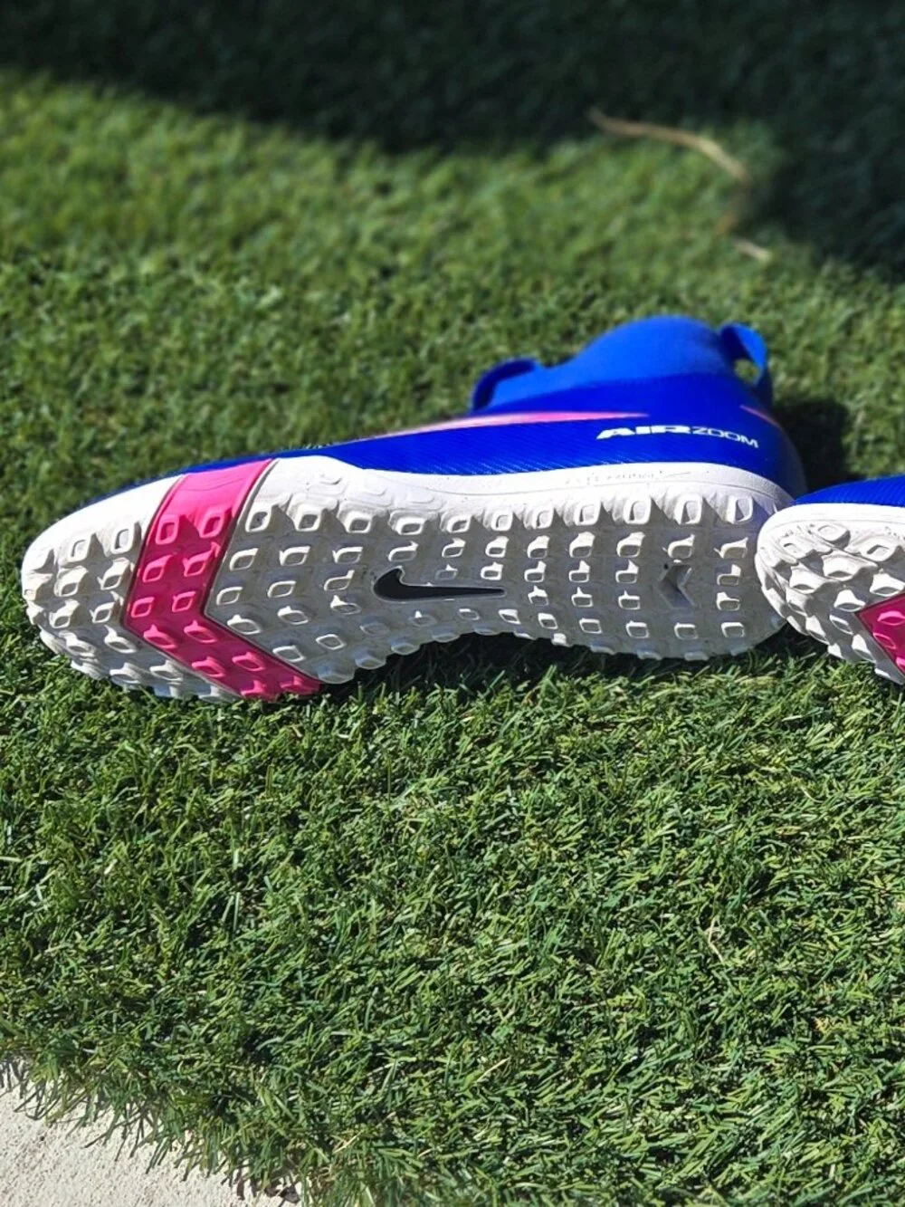 Nike Laceless Turf Soccer Shoes Blue White Pink Athletic Cleats Size - 3.5